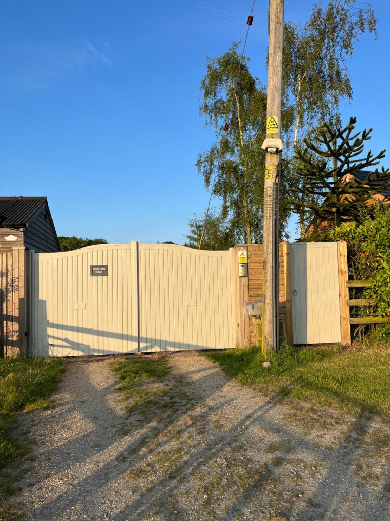 Oak Tree Hideaway Villa Whitchurch  Exterior photo